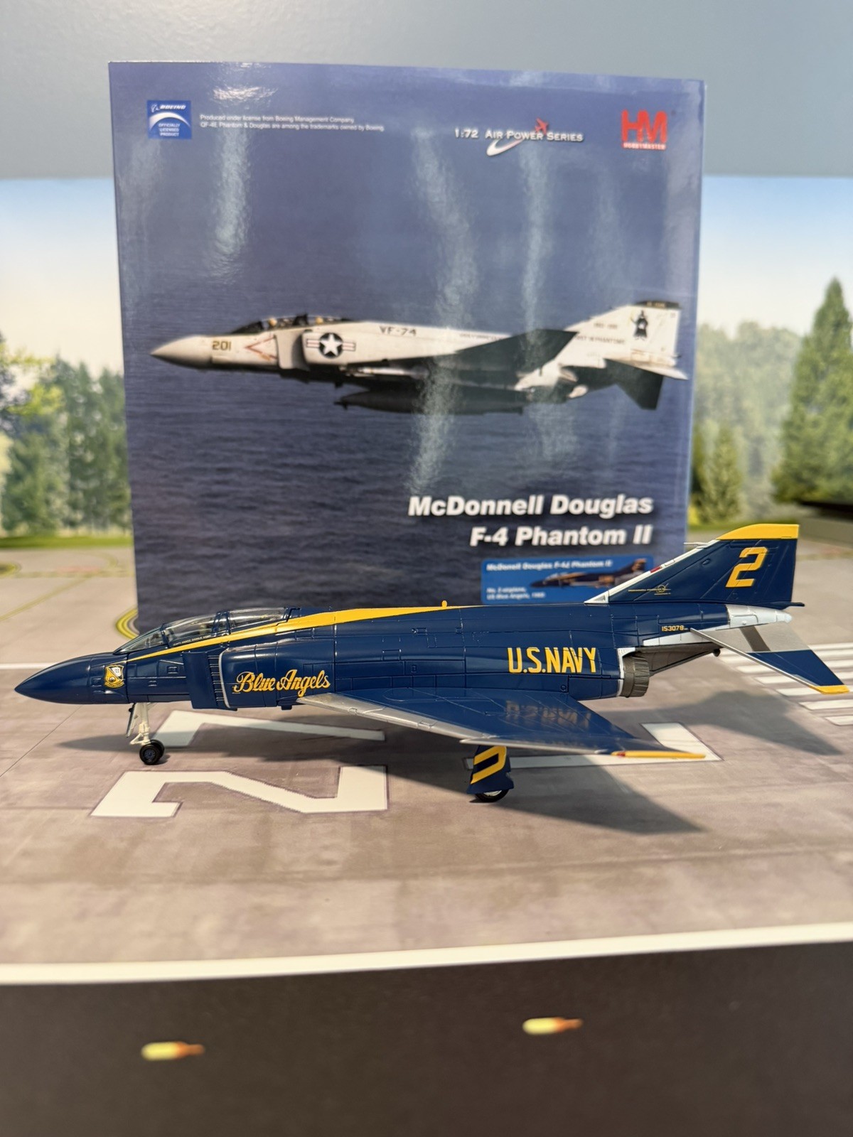 Hobby Master HA19044 McDonnell Douglas F-4J Phantom II US Blue Angels # 2 1969