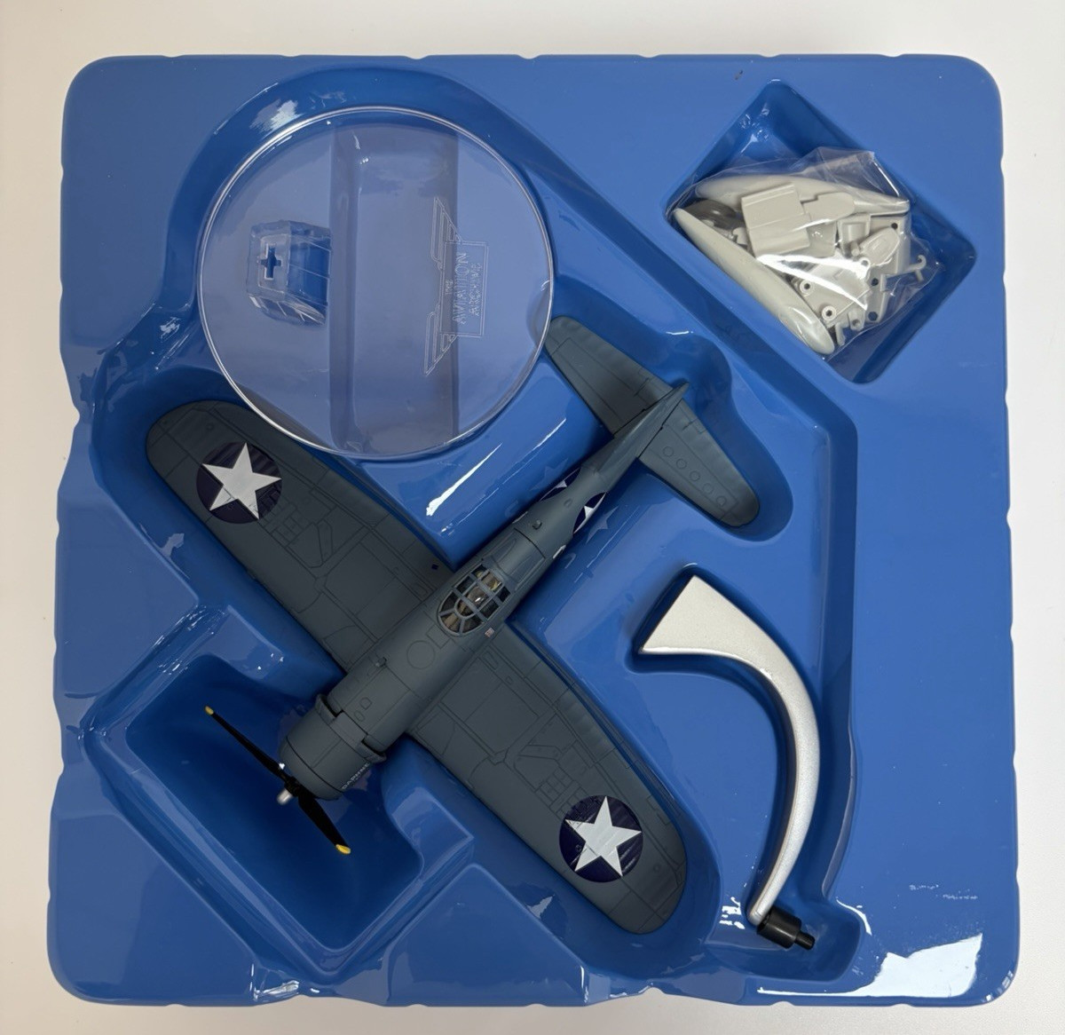 Corgi Aviation Archive 1:72 Vought F4U-1 Corsair White 7 Daphne OF CAPT AA33001