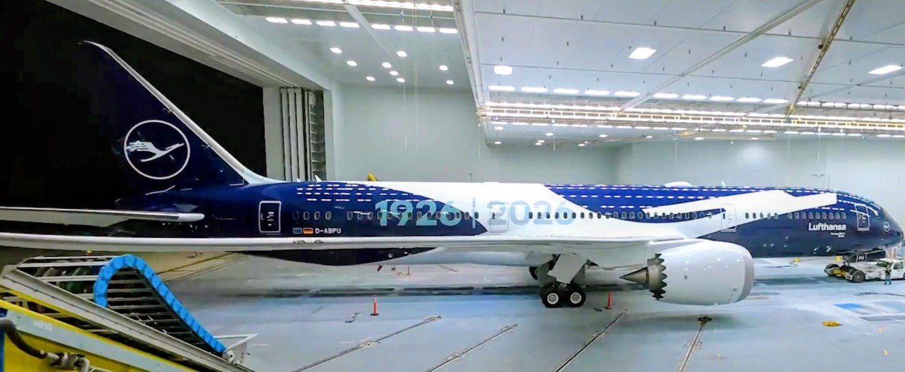 Lufthansa B787-9 D-ABPU “100 anniversary livery” GJDLH2399 Scale 1:400