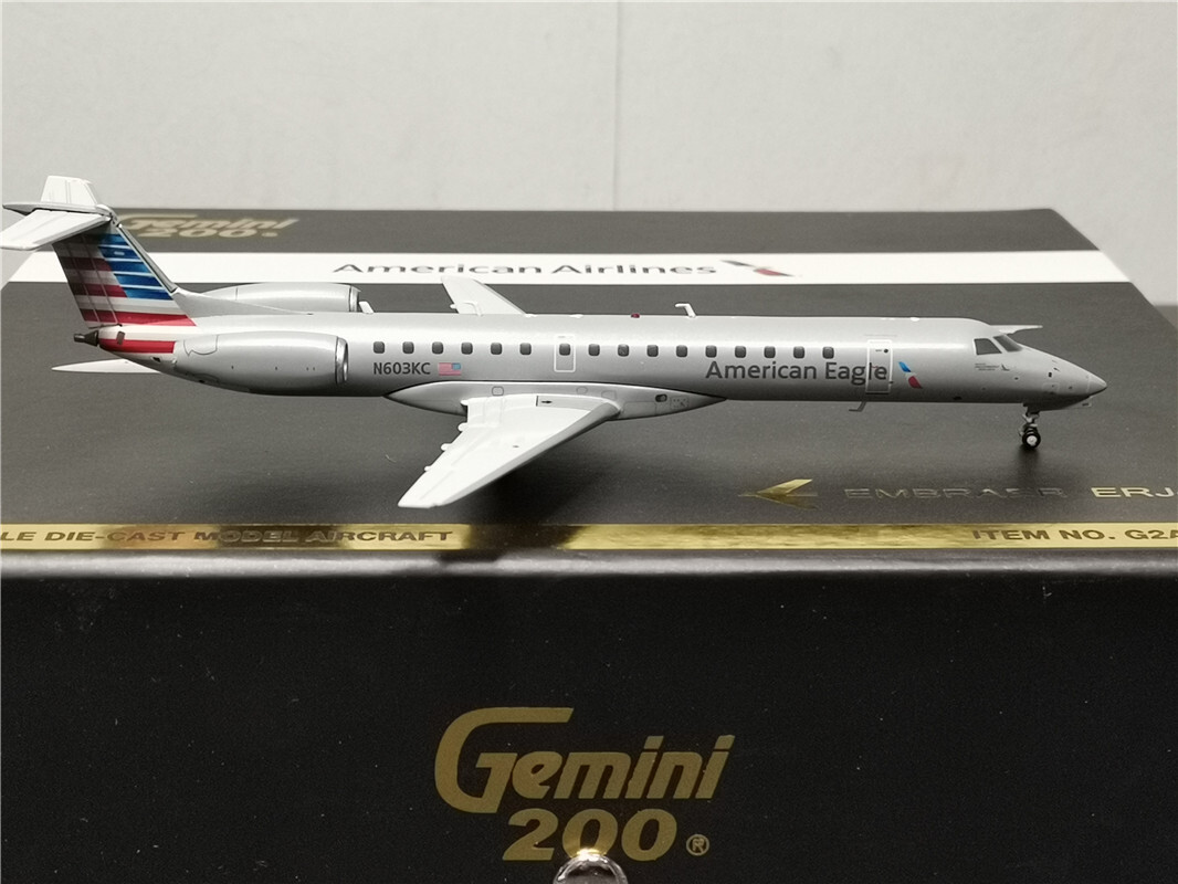 1:200 Geminijets American Airlines EMBRAER ERJ-145 Plane Diecast Aircraft Model