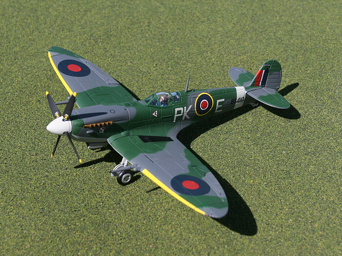 Royal Air Force Spitfire Mk IX BS410 Gemini Jets ACES GARAF1003 Scale 1:72 RARE