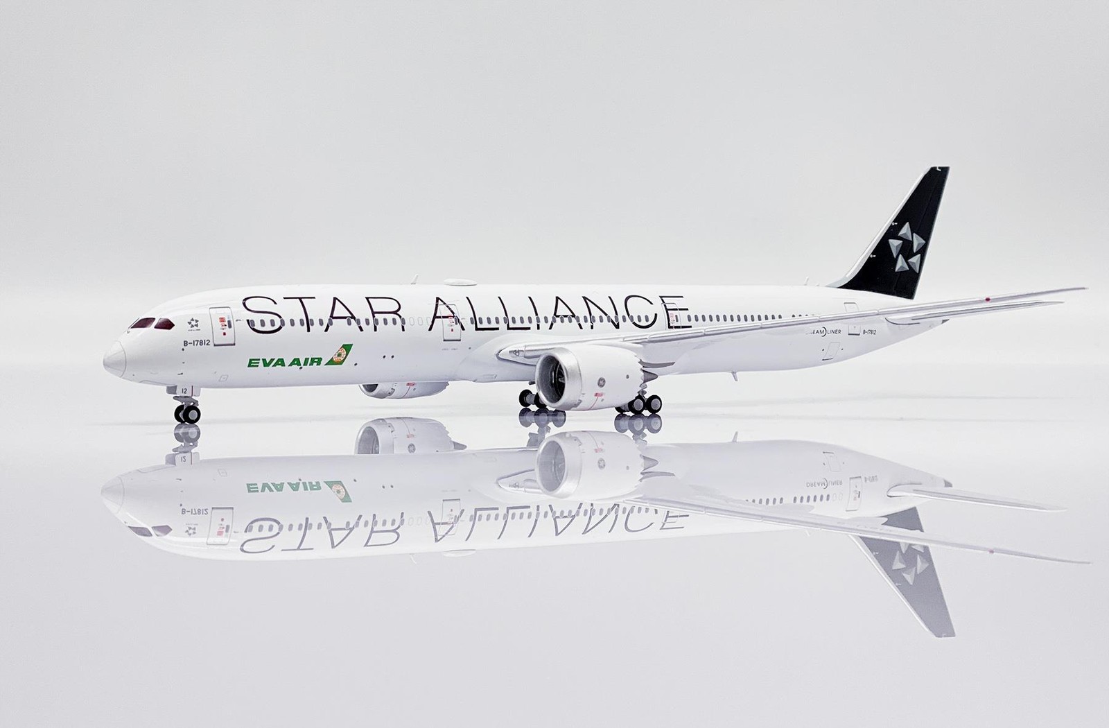 Eva Air Boeing 787-10 Dreamliner Star Alliance B-17812 1:400 JC Wings XX40136