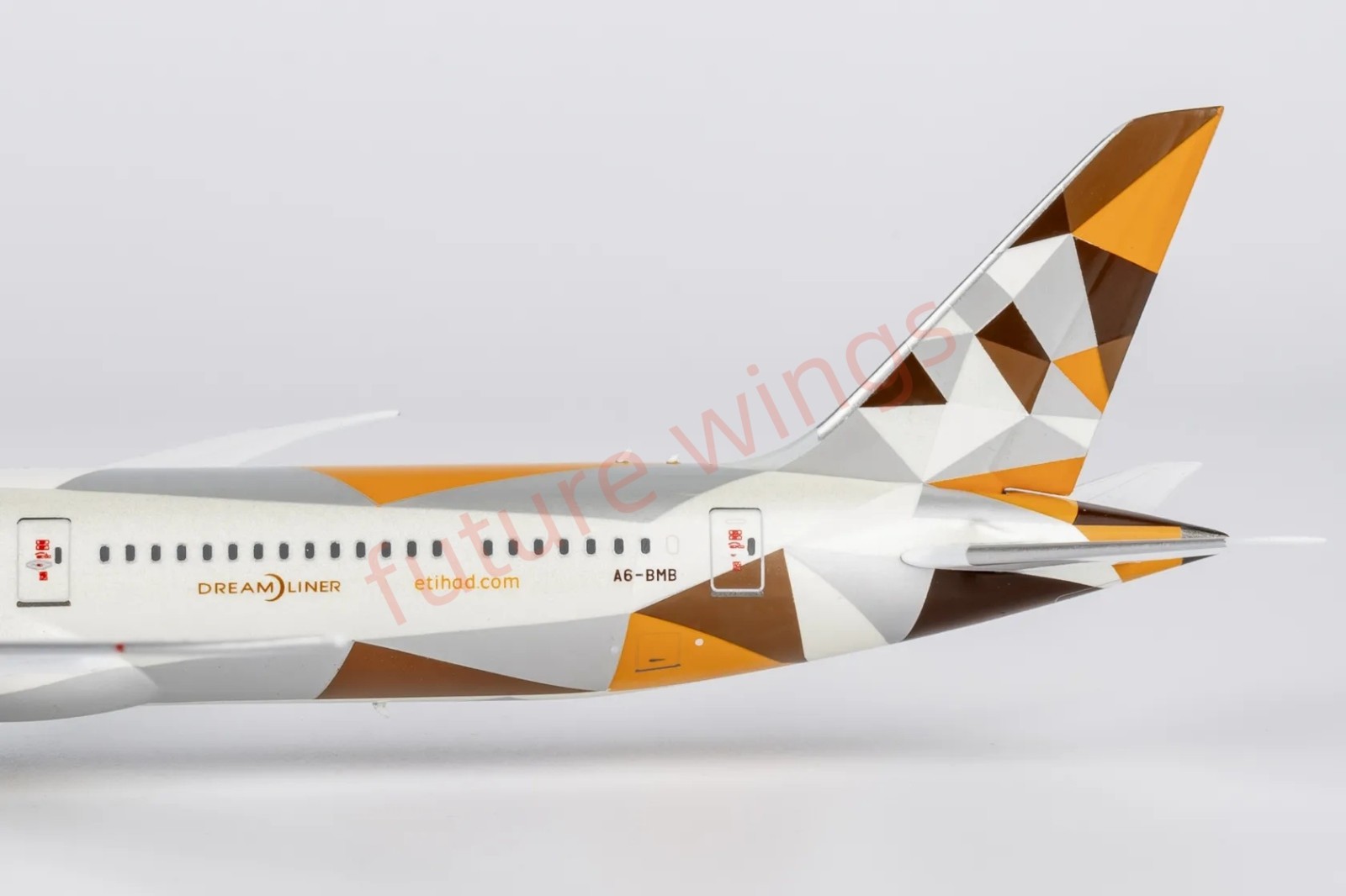 1:400 NG Models NG56032 E***** Airways B787-10 A6-BMB Aircraft Model+Free Tracto