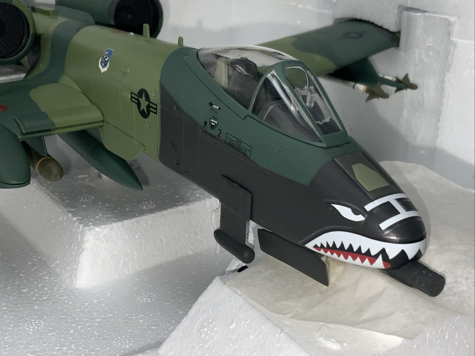 Franklin Mint Armour Collection A10 WARTHOG USAF AIR FORCE B11 B921