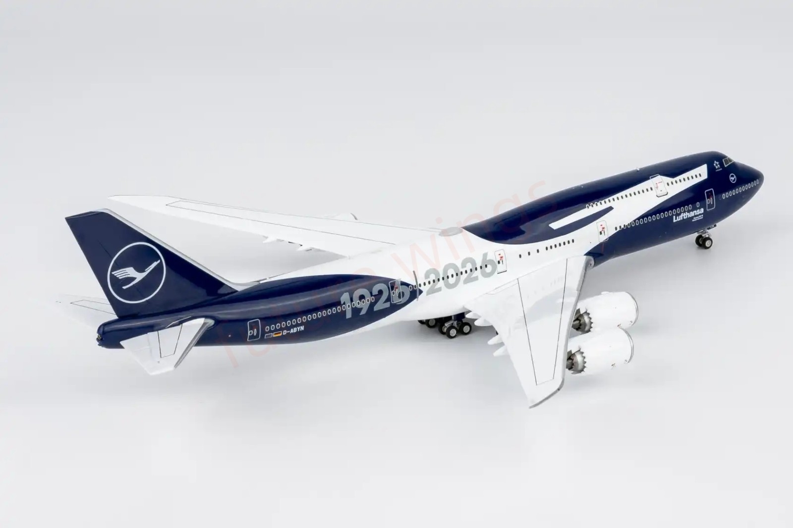 1:400 NG Models NG78046 Lufthansa Airlines B747-8i D-ABYN+Free Tractor