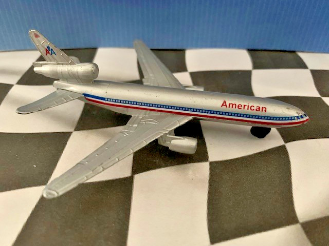 Dyna-Flites 1982 American Airlines McDonnell Douglas DC-10 A202 SILVER 1:400