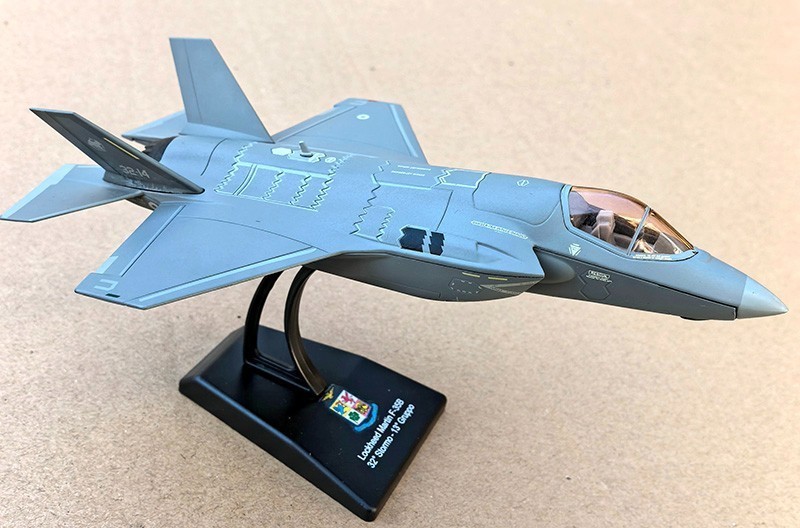 Lockheed Martin F-35B Lightning II Diecast Jet, 1/100 Scale, Military Model NEW