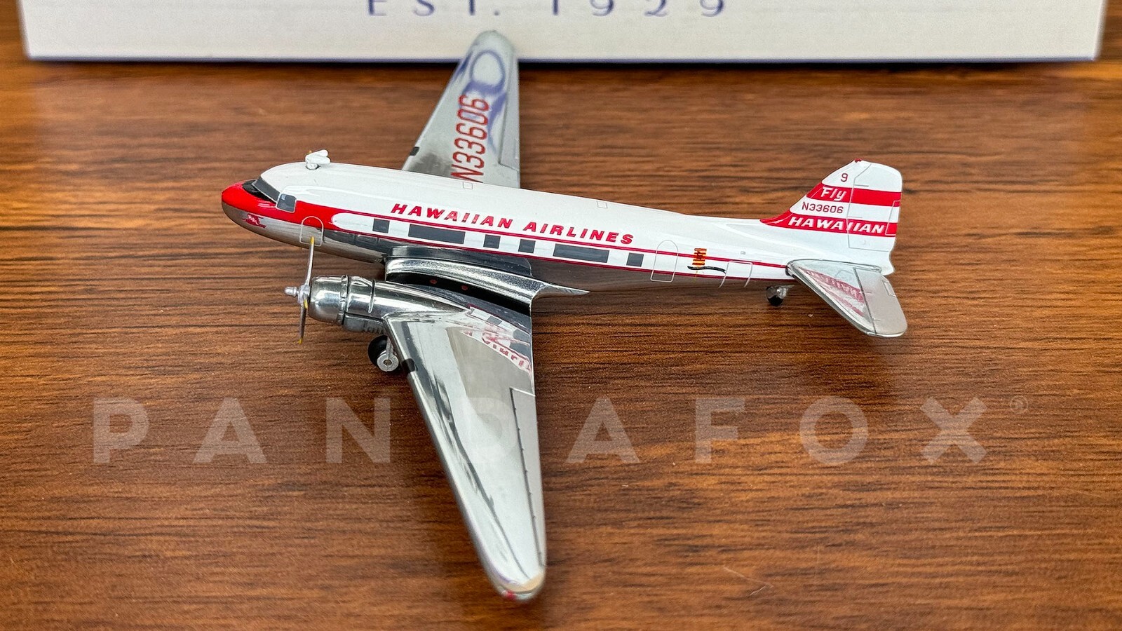 Hawaiian Airlines DC-3 N33606 GeminiJets AJHAL035 Scale 1:250 RARE
