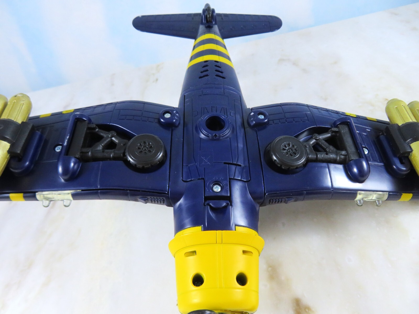 Kentoys Aircraft Vought F4U Corsair Lights Prop Spins Sounds French Navy 10″