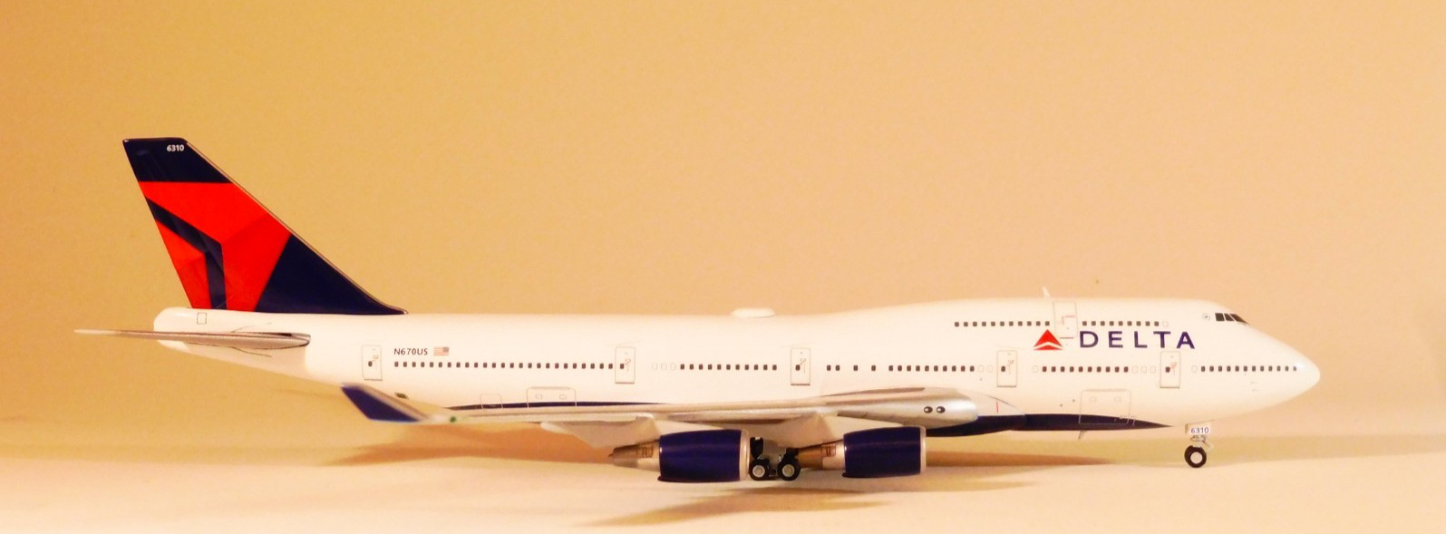 1/400 GeminiJets Delta Air Lines 747-400 (previously Northwest “World Plane”)