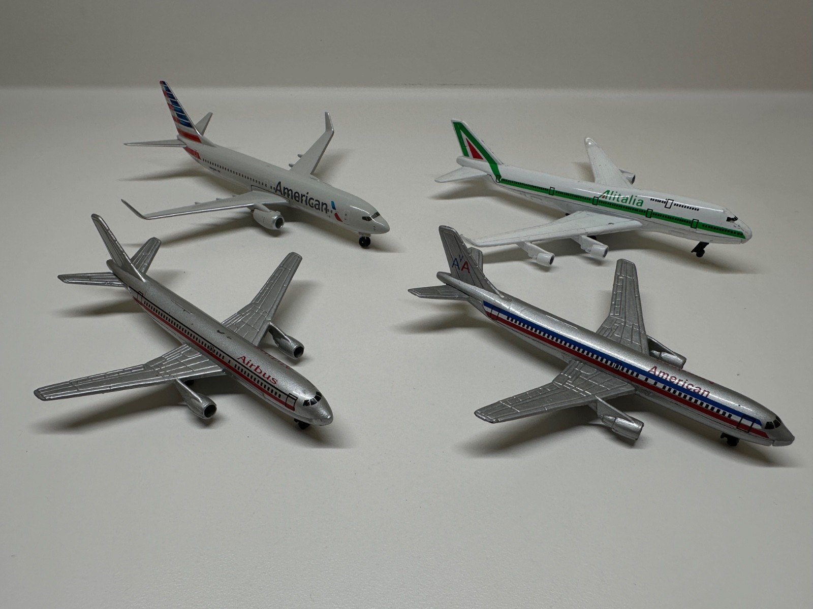 Commercial planes lot of 4 – length 4-5 inches