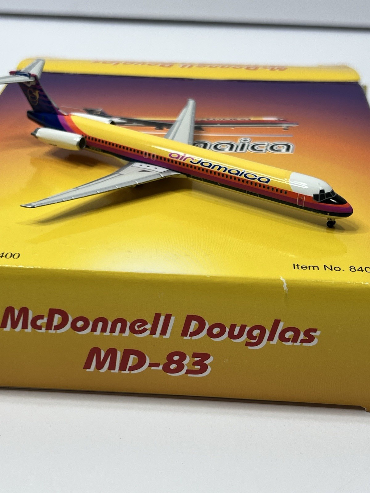 TUCANO LINE SCALE 1:400 AIR JAMAICA AIRLINES MD-83. 84027001 REG N191AJ UNUSED