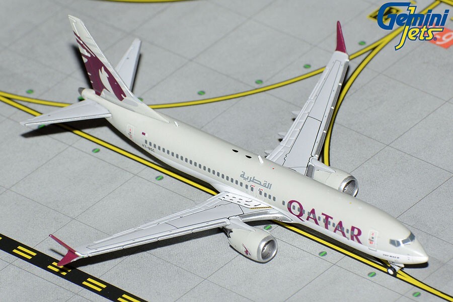 Qatar Airways Boeing 737 MAX 8 A7-BSC Gemini Jets GJQTR2210 Scale 1:400 IN STOCK