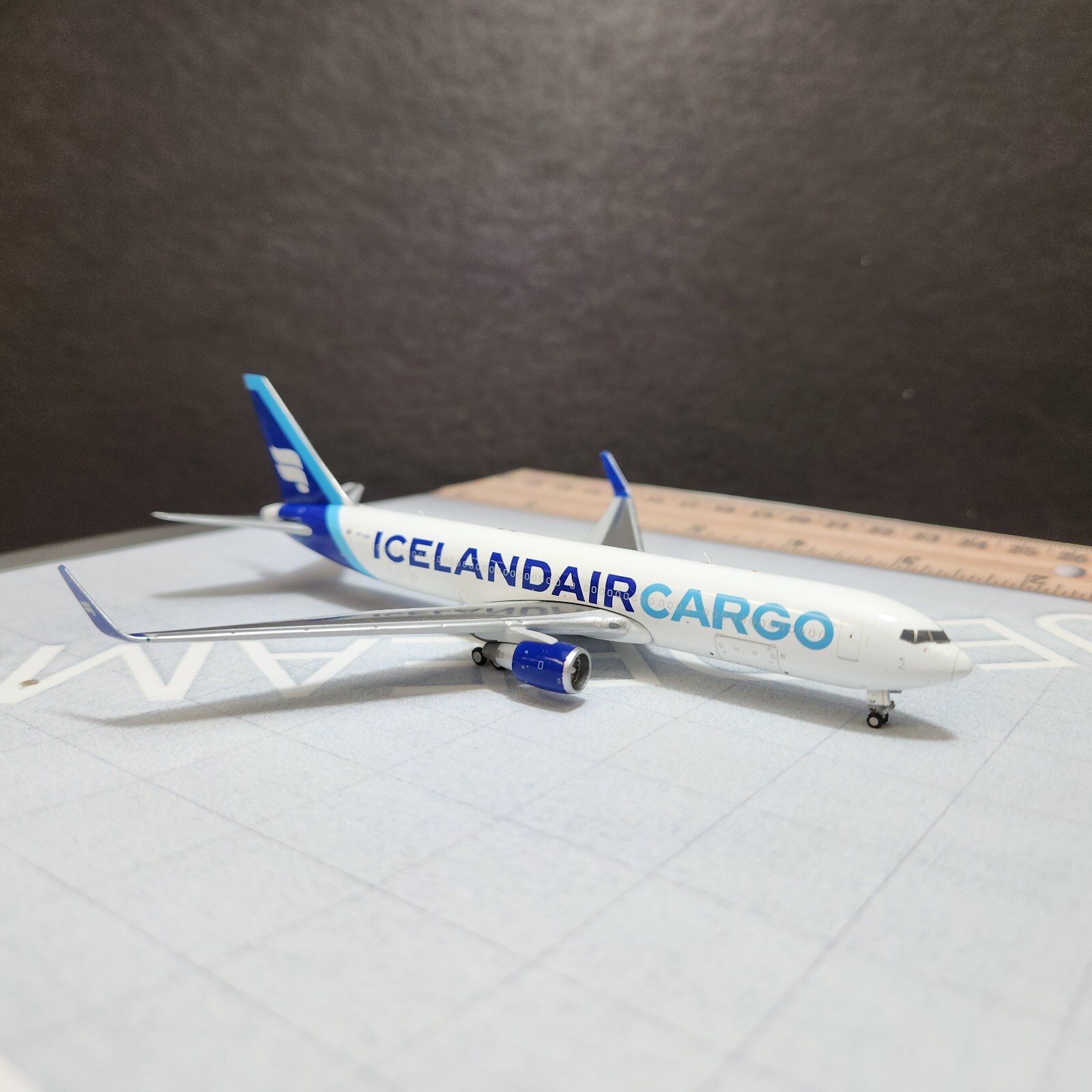 1/400 ICELANDAIR CARGO BOEING B767-300ERFWL 2022’S BOREAL COLORS TF-ISP JC WINGS