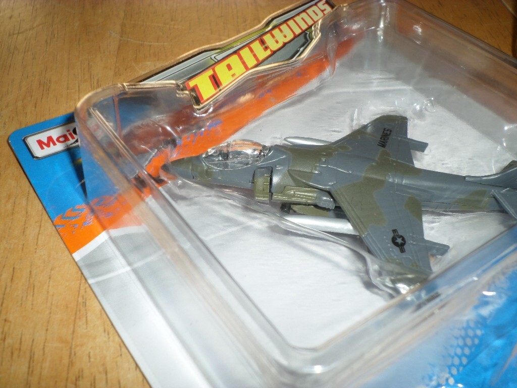 AV-8B HARRIER II, JET FIGHTER, [MAISTO-TAILWINDS] DIE CAST METAL TOY PLANE, VINT
