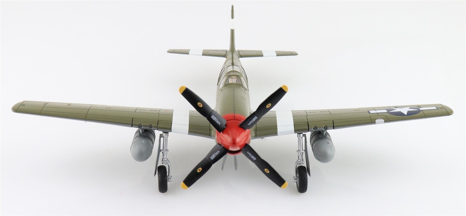 Hobby Master 1/48 P-51B Mustang 4th FG 334th FS Steve Pisanos Signature HA8515B