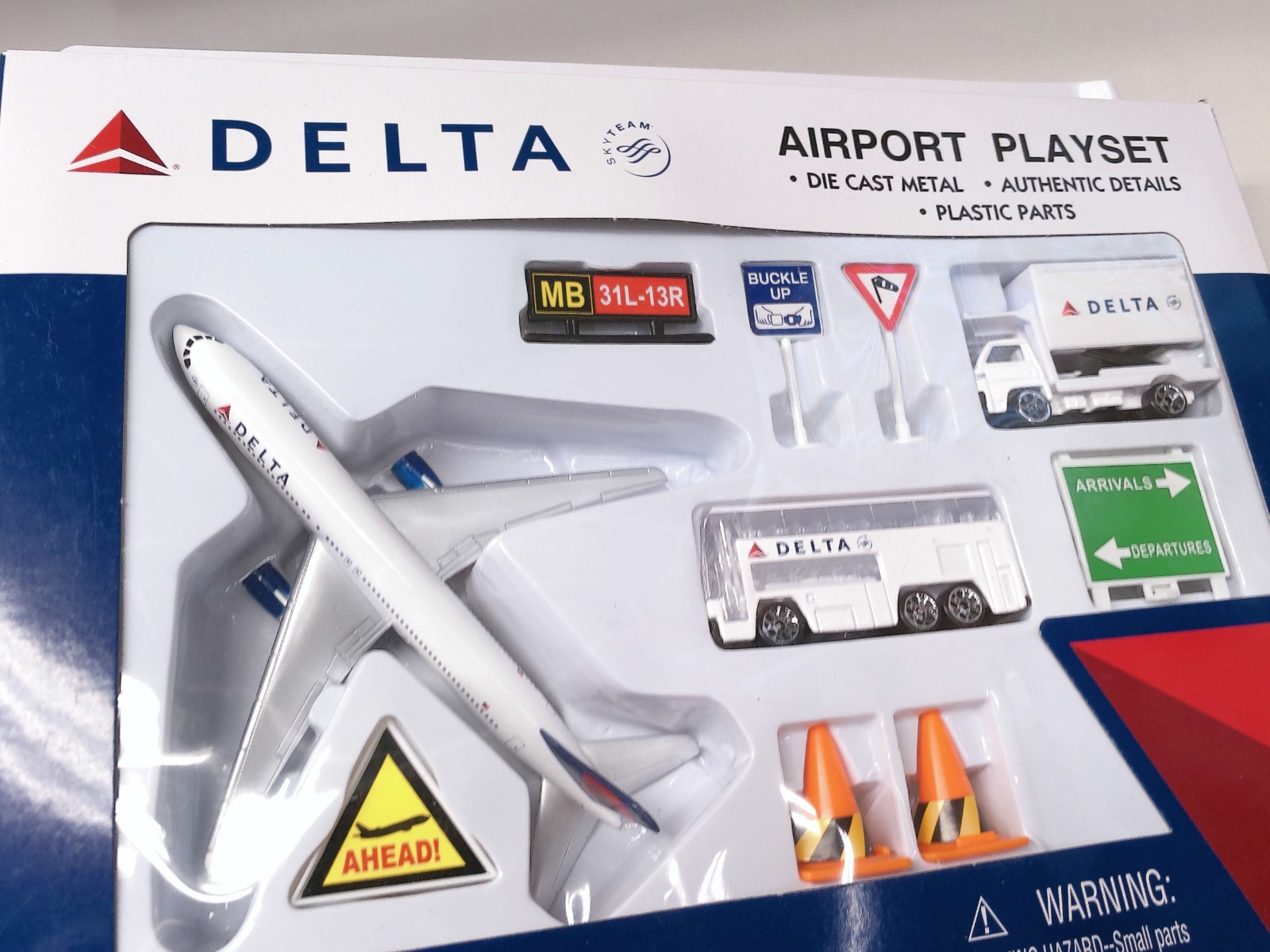 Delta Plane Catering Bus Airport Playset Diecast Daron RT4991-1 NEW OLD STOCK