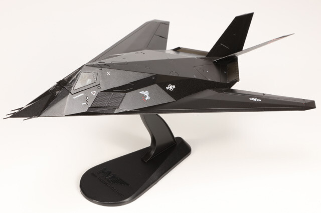 Hobby Master 1/72 F-117A Nighthawk Airplane #88-0841 USAF Dark Knights