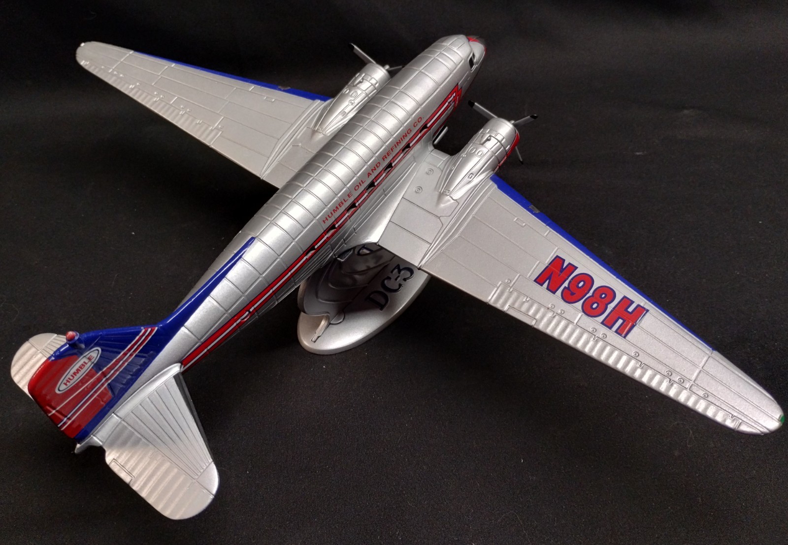ERTL #F591 Die Cast HUMBLE OIL DC-3 Replica Airplane in Box with Stand