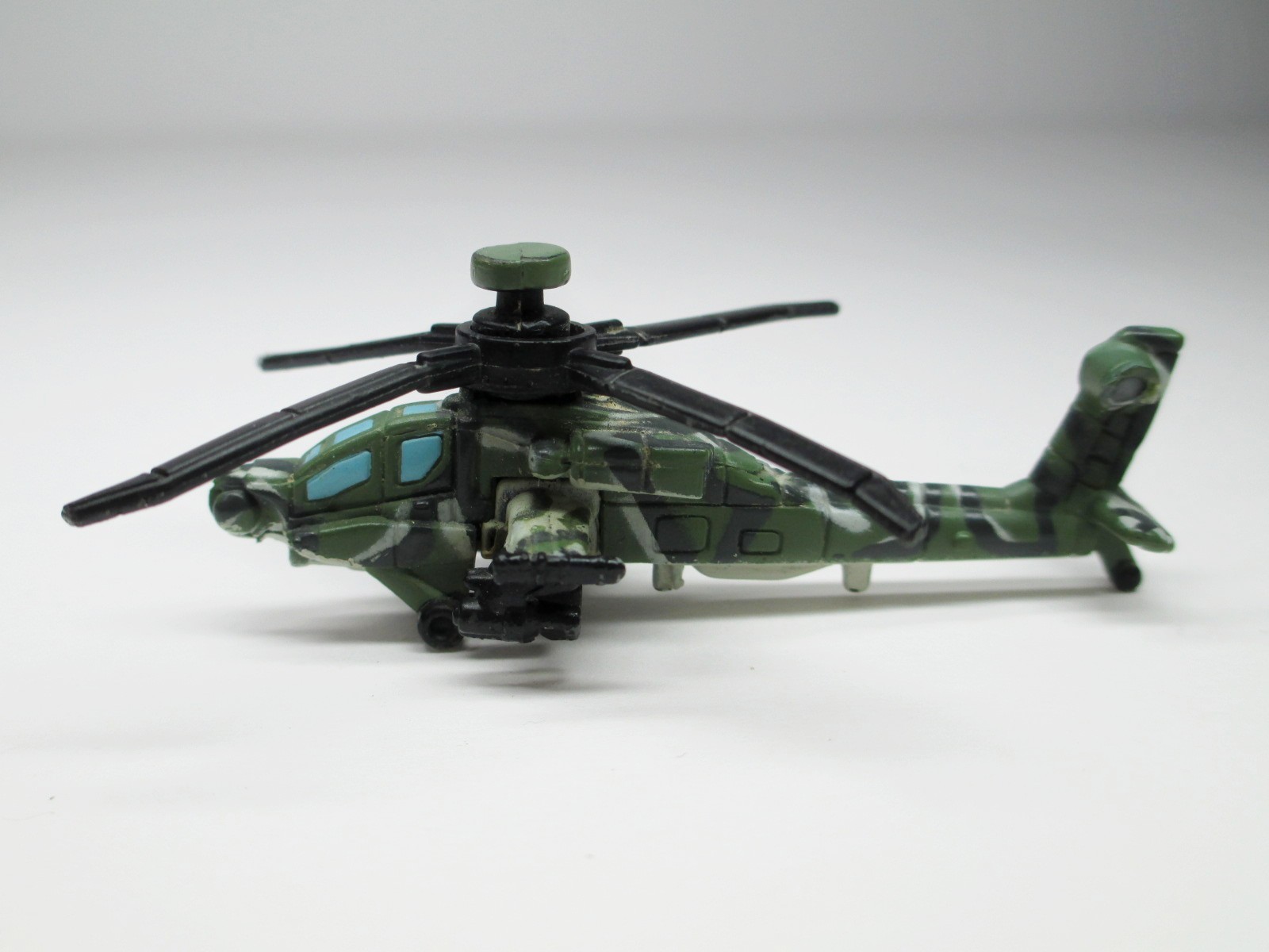 Micro Machines Military AH-64D Apache Longbow Helicopter Red Star Galoob