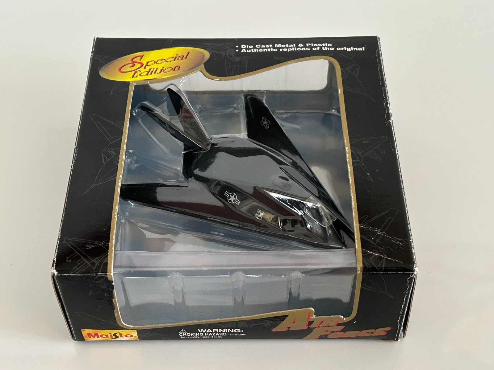 Maisto Air Force F-117 Stealth Nighthawk Black Special Edition 1:87 Scale