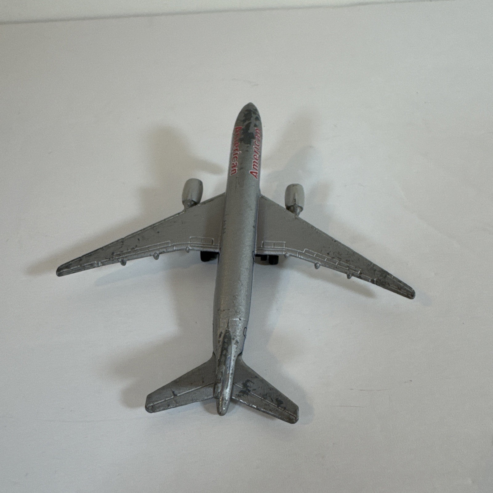 AMERICAN AIRLINER – SB13 DC-10 PASSENGER PLANE,DIE CAST METAL TOY MATCHBOX PLANE