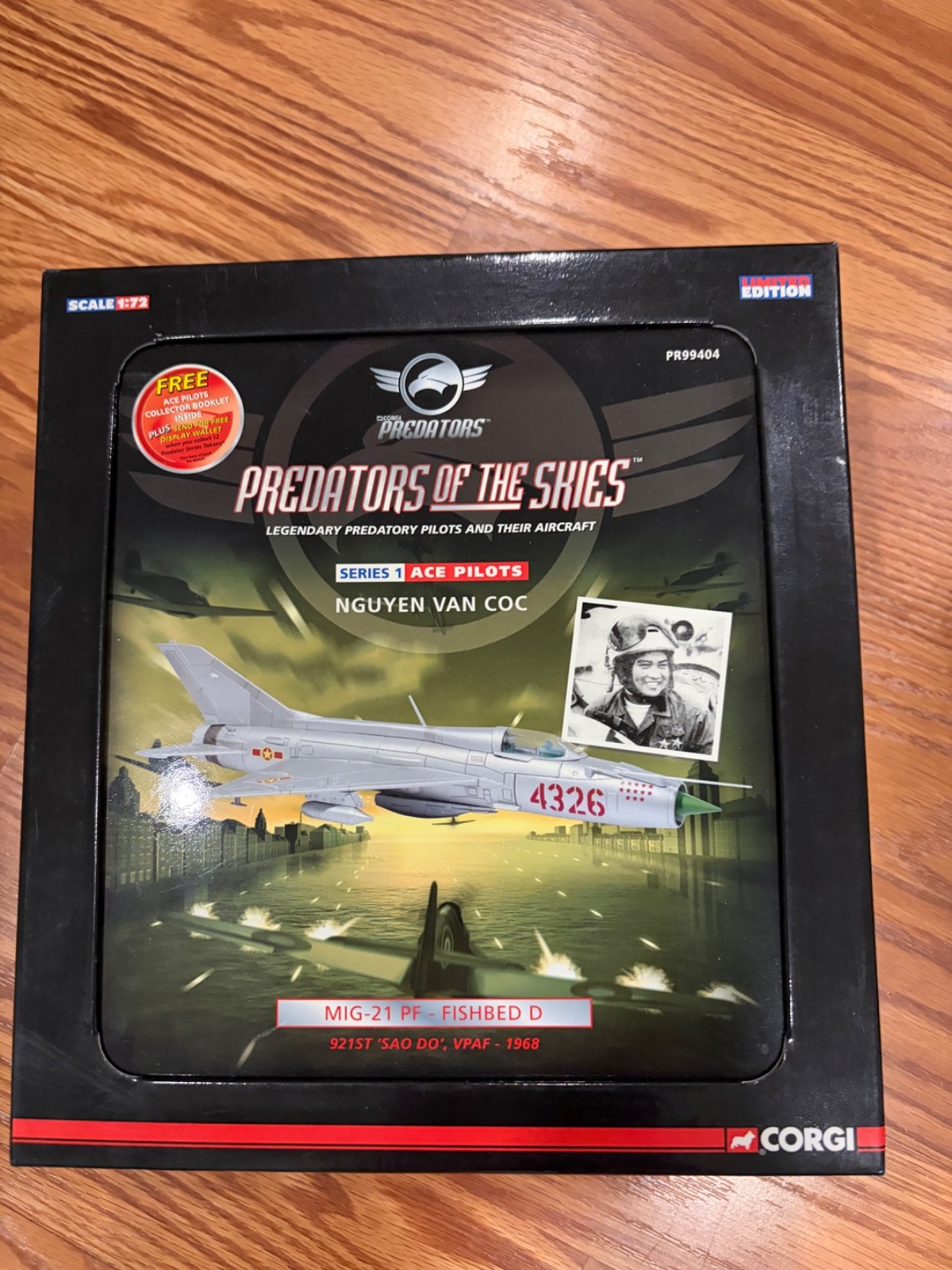 Corgi Aviation Archive Predators PR99404 Mikoyan-Gurevich MiG-21 Fishbed Diecast