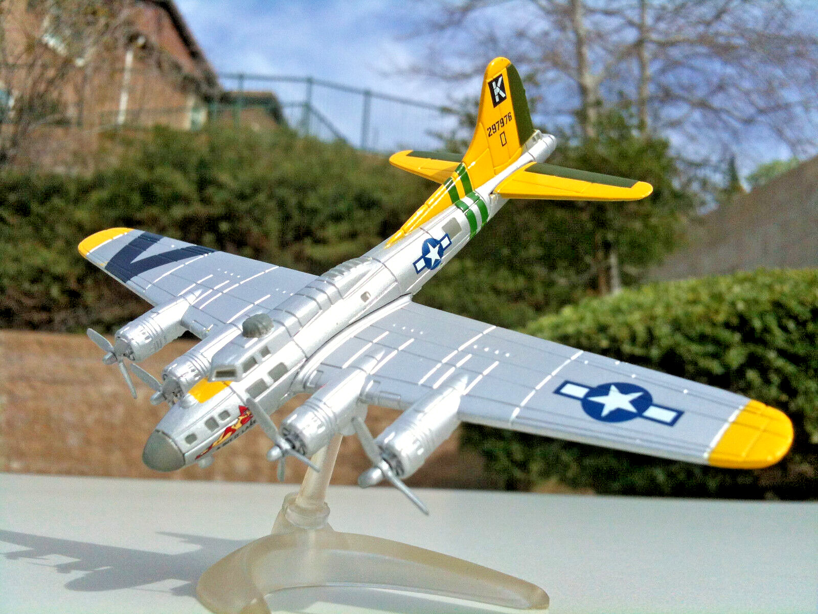 Corgi Boeing B17G Flying Fortress USAAF 447th “A Bit O Lace” England 1945 1:300