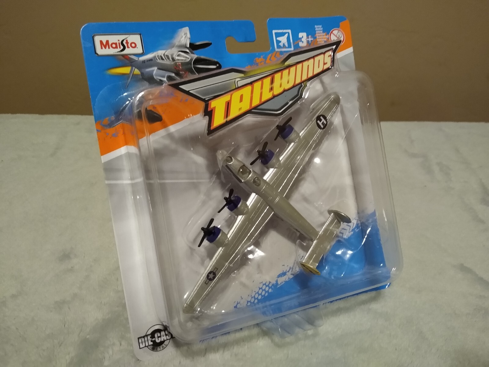 Maisto – Tailwinds – Diecast Fresh Metal B-24 Liberator Military Fighter Plane