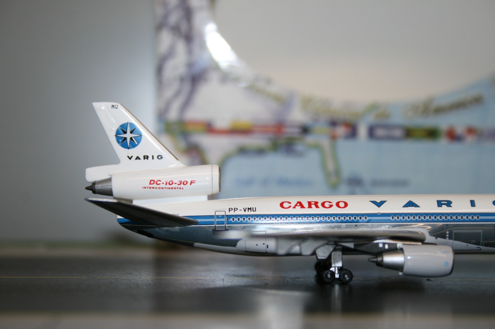 Aeroclassics 1:400 Varig Cargo McDonnell Douglas DC-10-30 PP-VMU Model Plane