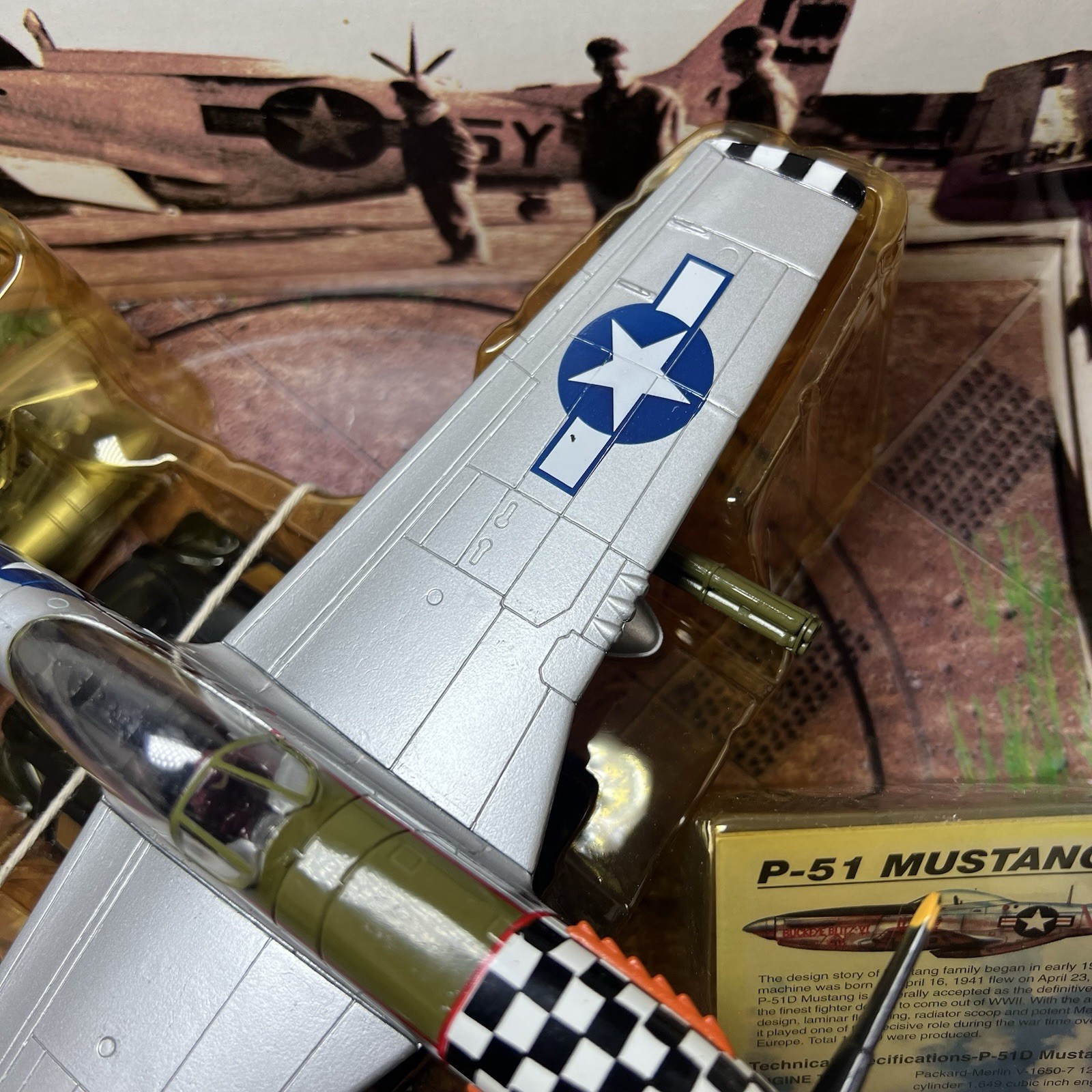 Motor Max Die-Cast Metal and Plastic P-51 Mustang AIRPLANE NEW 1:48 SCALE 76336