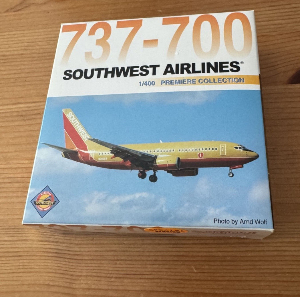 Dragon Wings Boeing 737-700 Southwest Airlines 1:400 Diecast Special Version