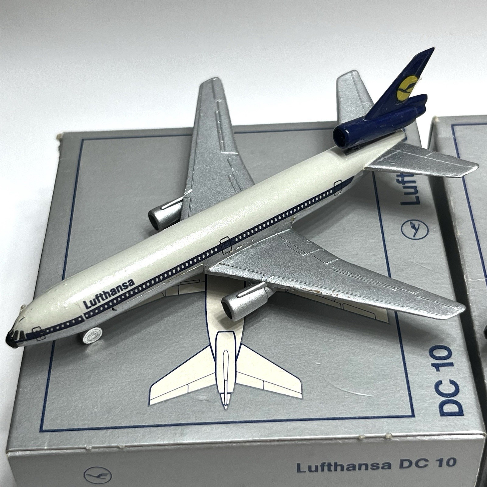 2 Vintage Schabak Lufthansa Douglas DC 10 & Condor DC 10 Diecast 1:600 Germany