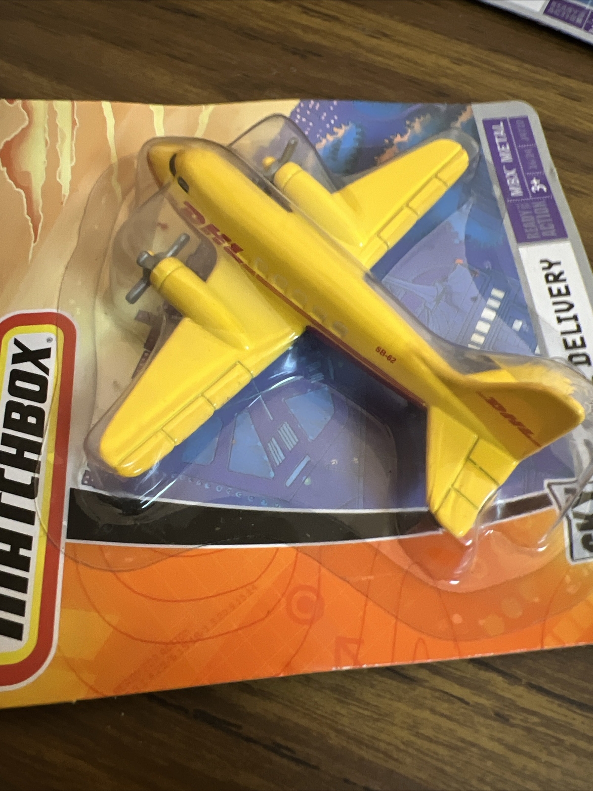 HTF! Matchbox Sky Busters DHL Delivery Transport Propeller Cargo Plane SB-62