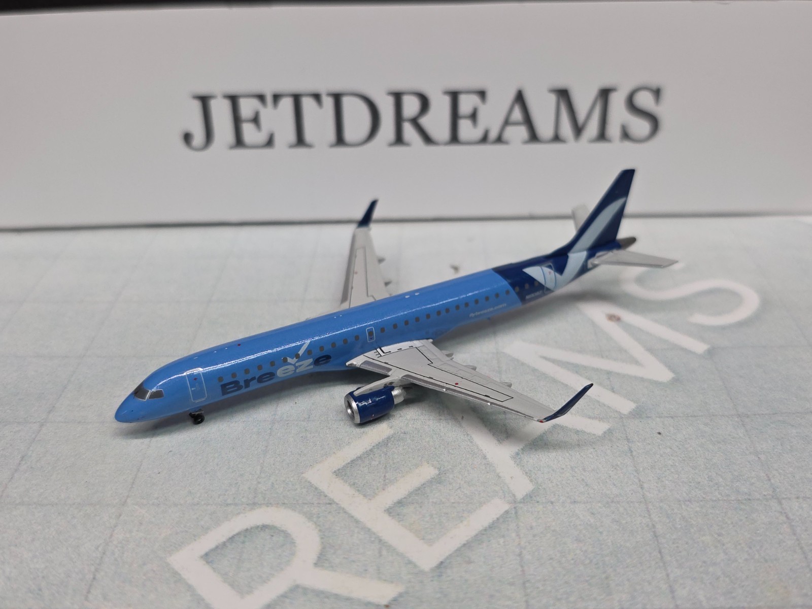 1/400 BREEZE AIRWAYS EMBRAER ERJ-195 / 195LR 2020’S COLORS N190BZ GEMINI JETS