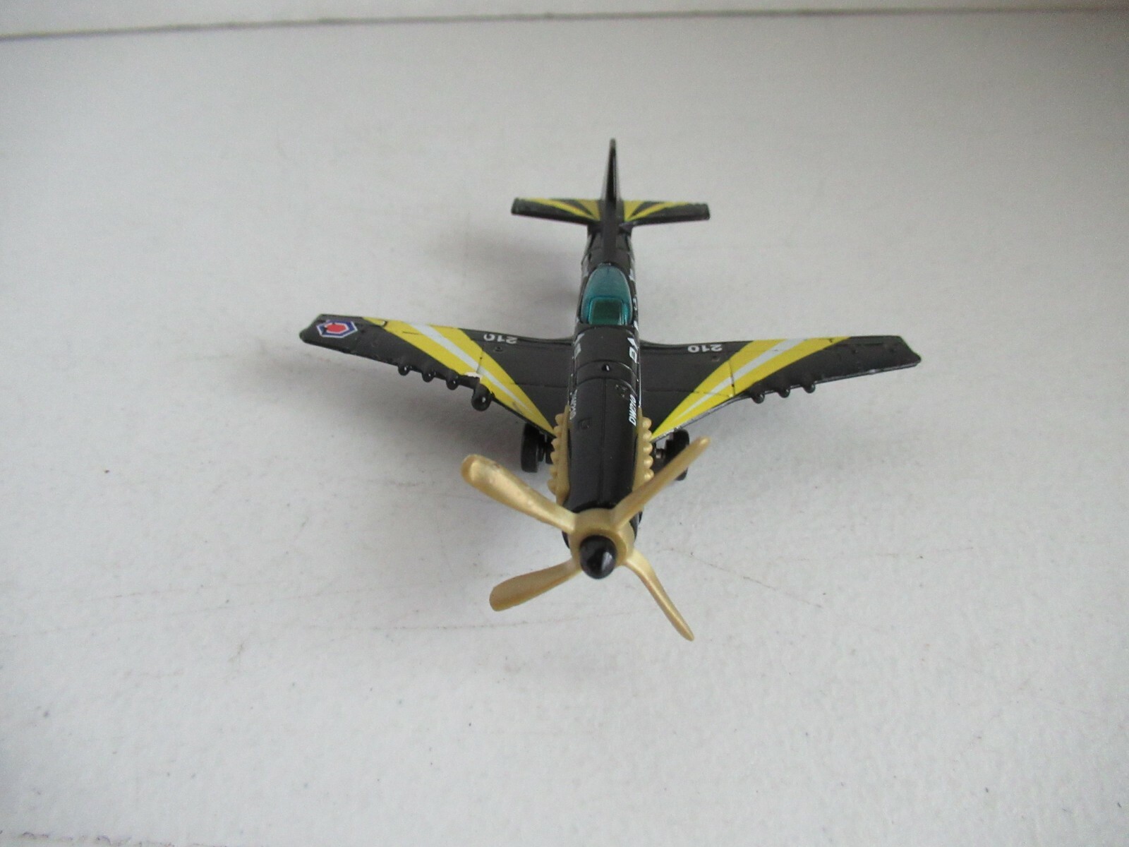Matchbox SkyBusters STUNT PLANE Black Ready For Action MBX Metal 4″ Plane