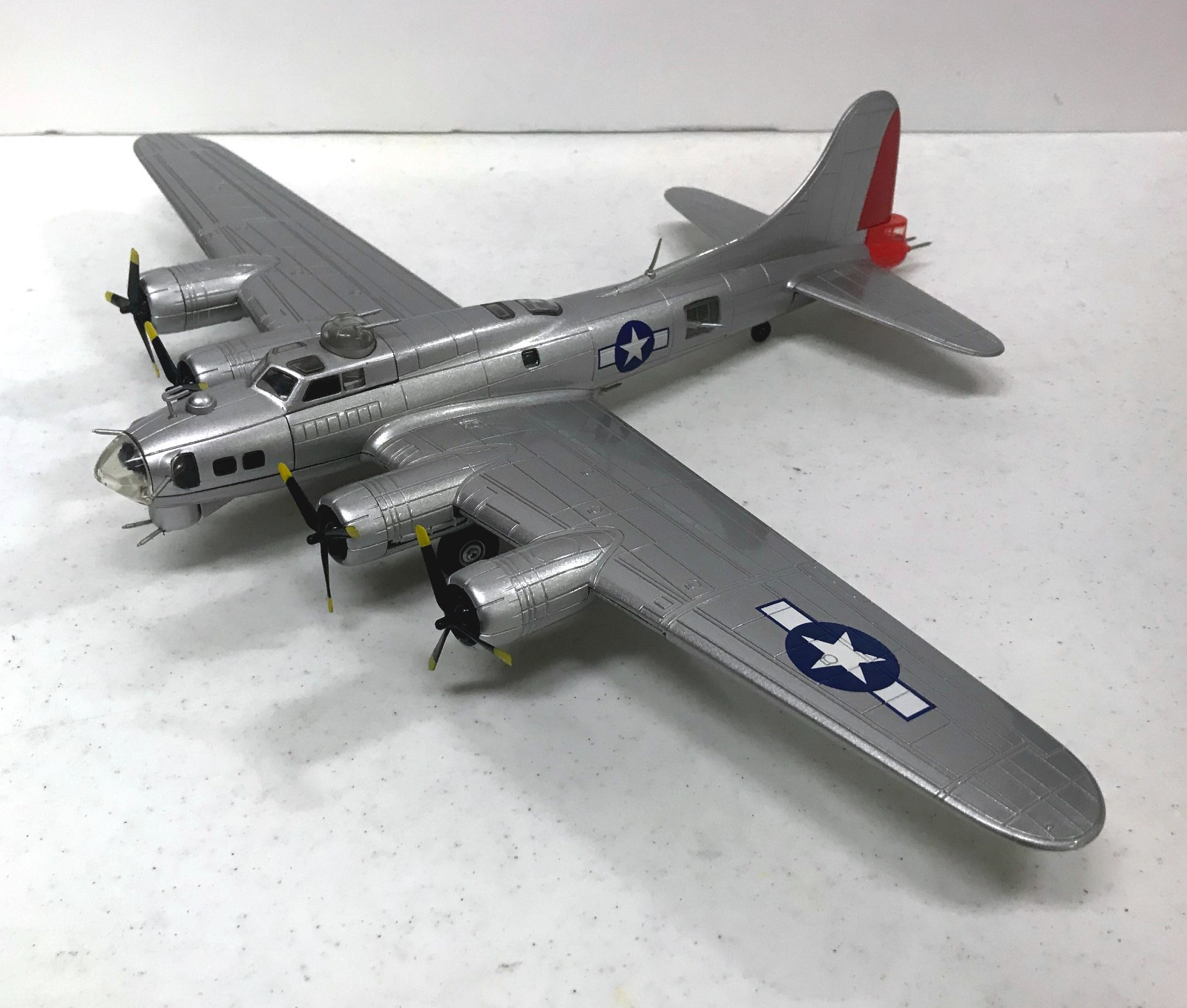 Premier Spirit Aviator Series B-17 Flying Fortress – ExxonMobil diecast model