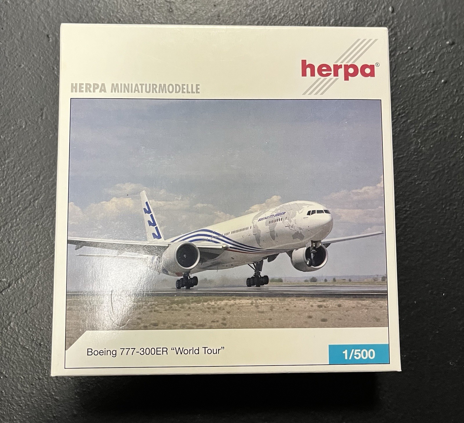 Herpa Wings Boeing 777-300ER World Tour House Colors 506694 1:500 🇺🇸