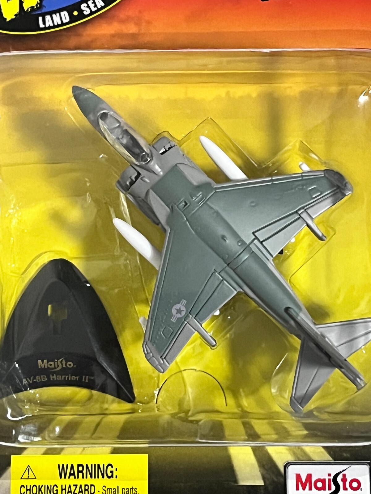 Maisto Adventure Wheels Tailwinds AV-8B Harrier II Die-Cast Aircraft Replica