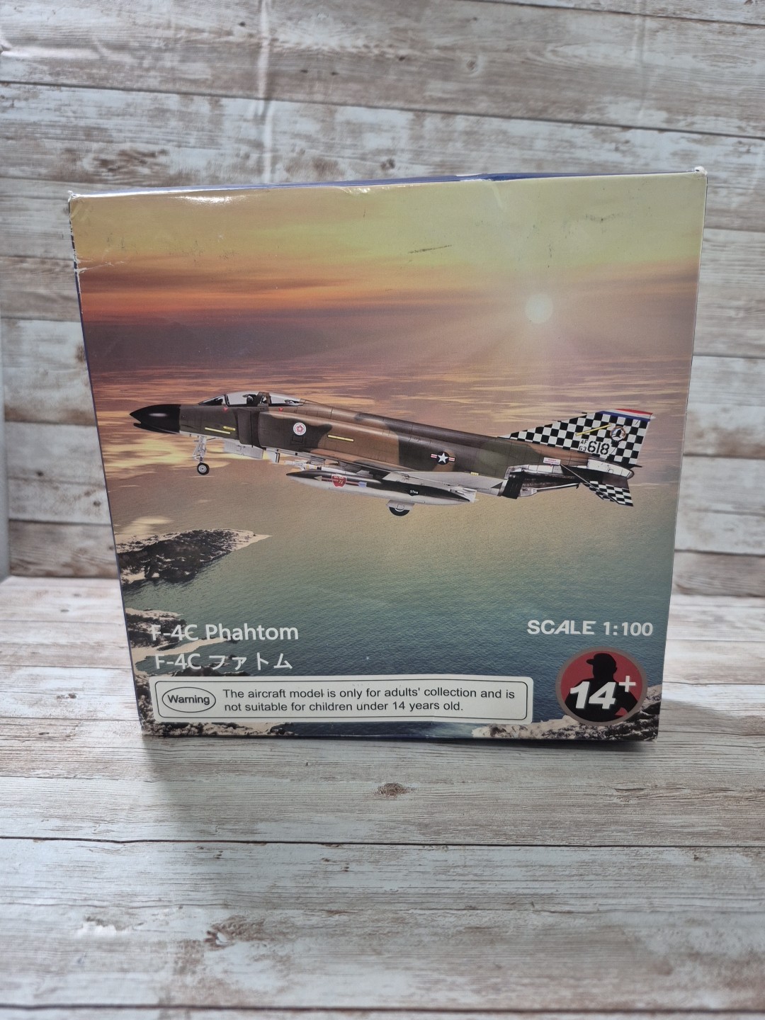1/100 Scale US F-4C Phantom II Fighter Model Military Aircraft Decoration