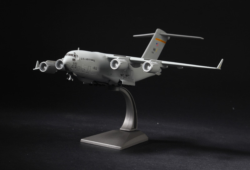 WLTK USAF C-17 Globemaster III Military Transport Aircraft 1/200 Model US SHIP