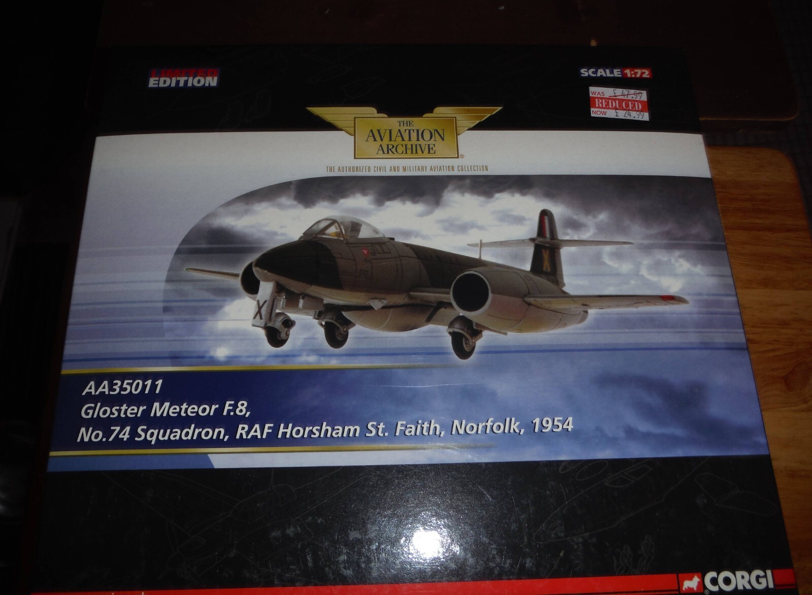 CORGI AVIATION 1/72 AA35011 GLOSTER METEOR 74 SQN RAF HORSHAM ST FAITH 1954 BNIB