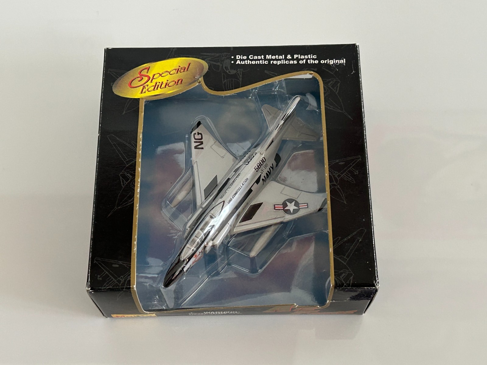 Maisto Air Force U.S. Navy F-4J Phantom II USS Constellation Special Edition