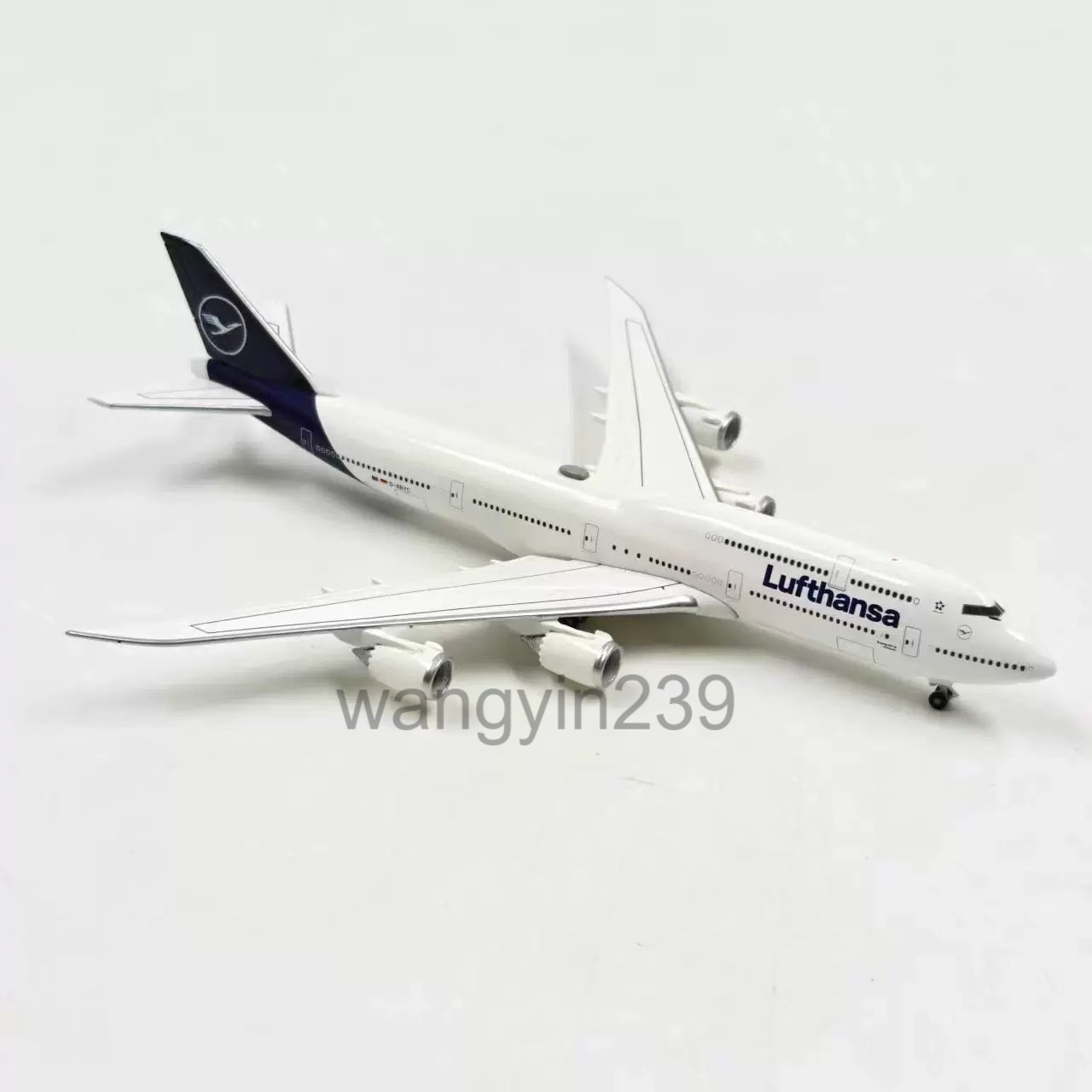 Herpa 1:500 Lufthansa Boeing 747-8 Diecast Aircraft Model 531283-001