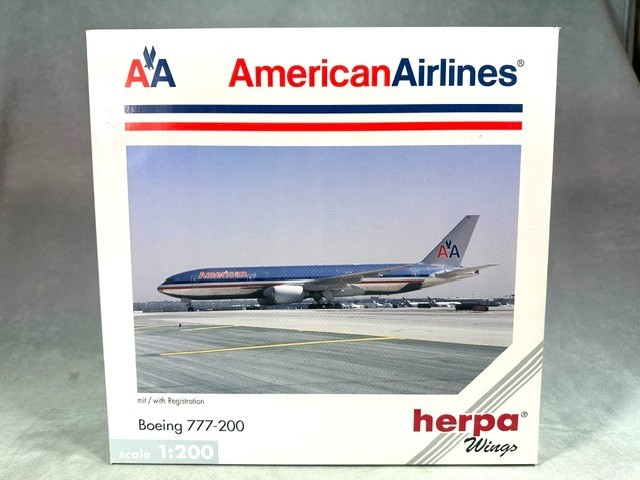 HERPA Wings 1/200 550062 Boeing B777-200 AMERICAN AIRLINES NIB
