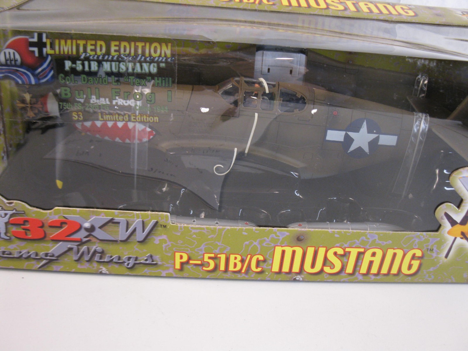 1:32 Ultimate Soldier P51B/C Mustang Bull Frog China 1944 MIB