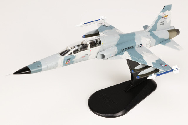 HA3377 Hobby Master F-5F Tiger II 1/72 Model #73-0891 USAF 58th TFTW, 425th