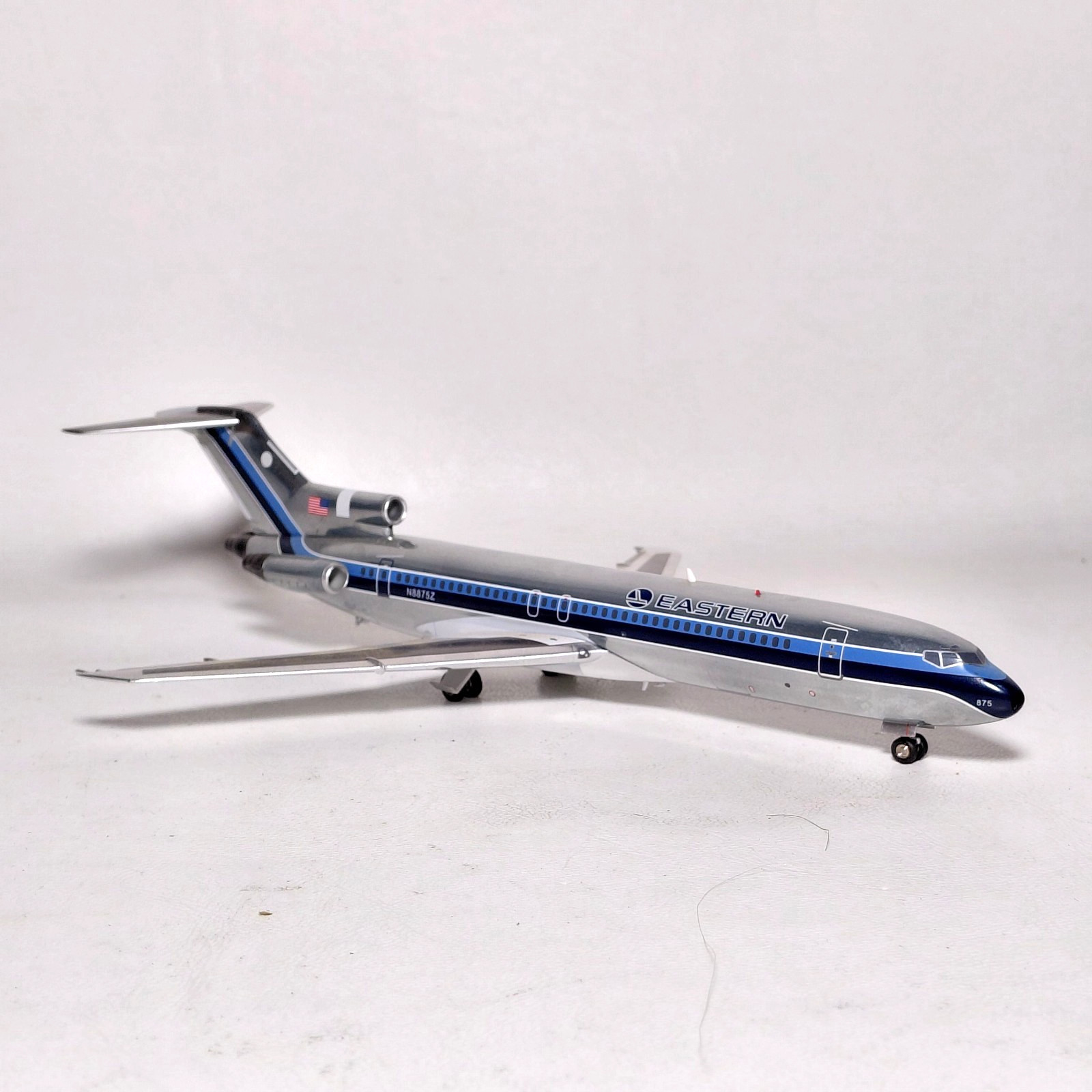 Inflight 1:200 Boeing 727-200 Eastern Air Lines Diecast N8875Z Polished Metal