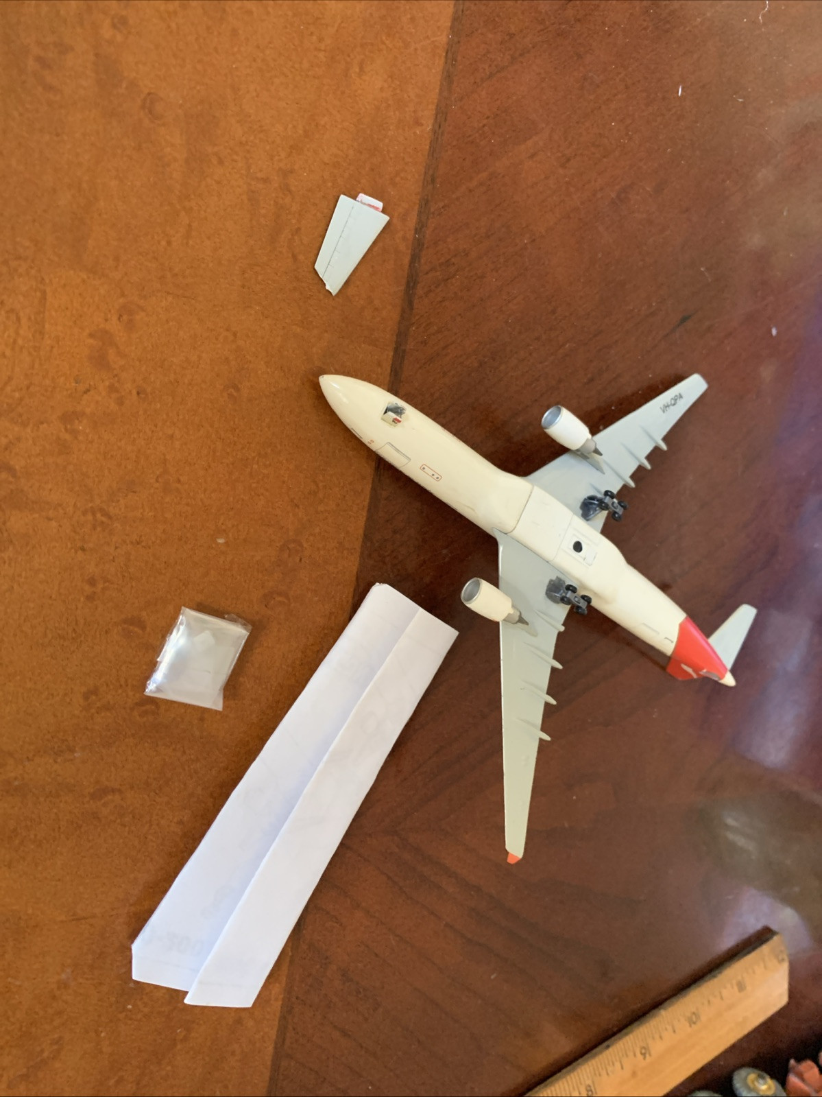 Dragon 55650 1:400 Scale, Airbus A330-300, Qantas Airlines, For Parts Or Repair