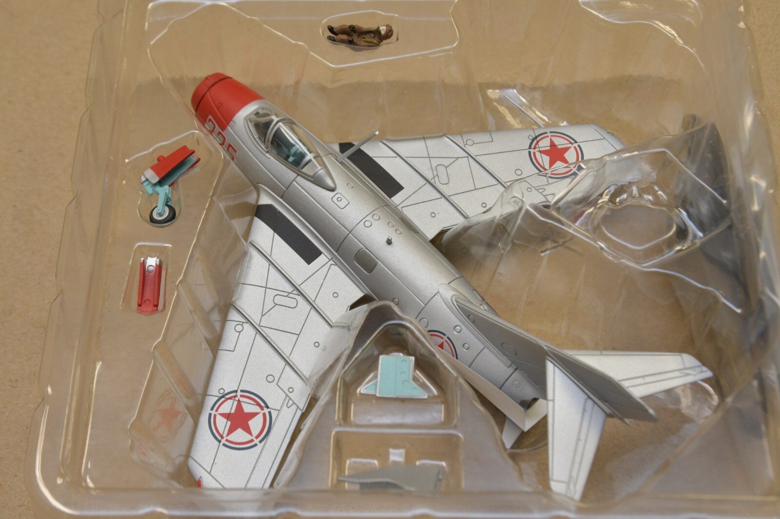 DIECAST AIRCRAFT, Hobbymaster 1/72 MiG-15bis, ‘325’ Lt Col Pepelyaev, HA2401